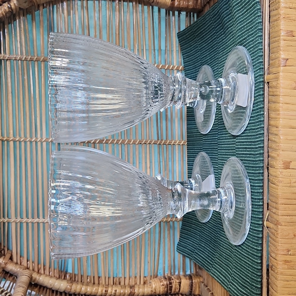 Lenox Butler Pantry.  4 Beverage all purpose glasses.  No scratches.